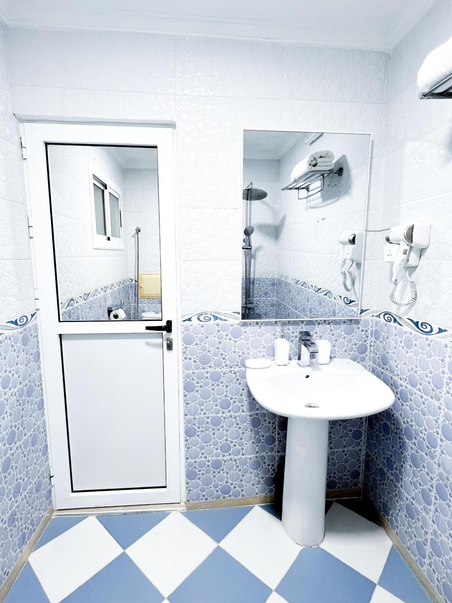 Mira Appartement -Lovely, Tidy & Close To Beaches And City Center الحسيمة المظهر الخارجي الصورة